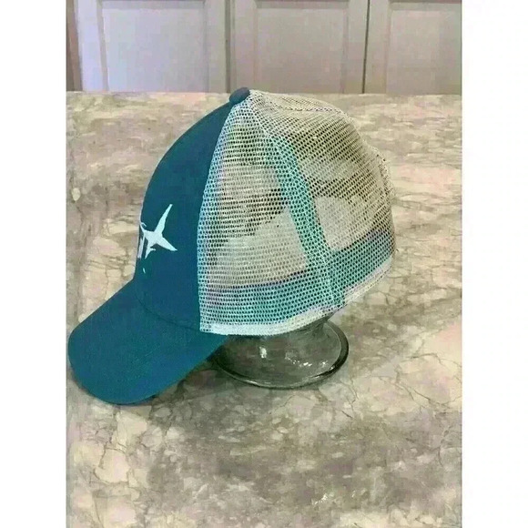 YETI Coolers Trucker Hat Cap Snapback Blue Mesh Tarpon Shark Fish Logo Outdoors - Picture 2 of 5